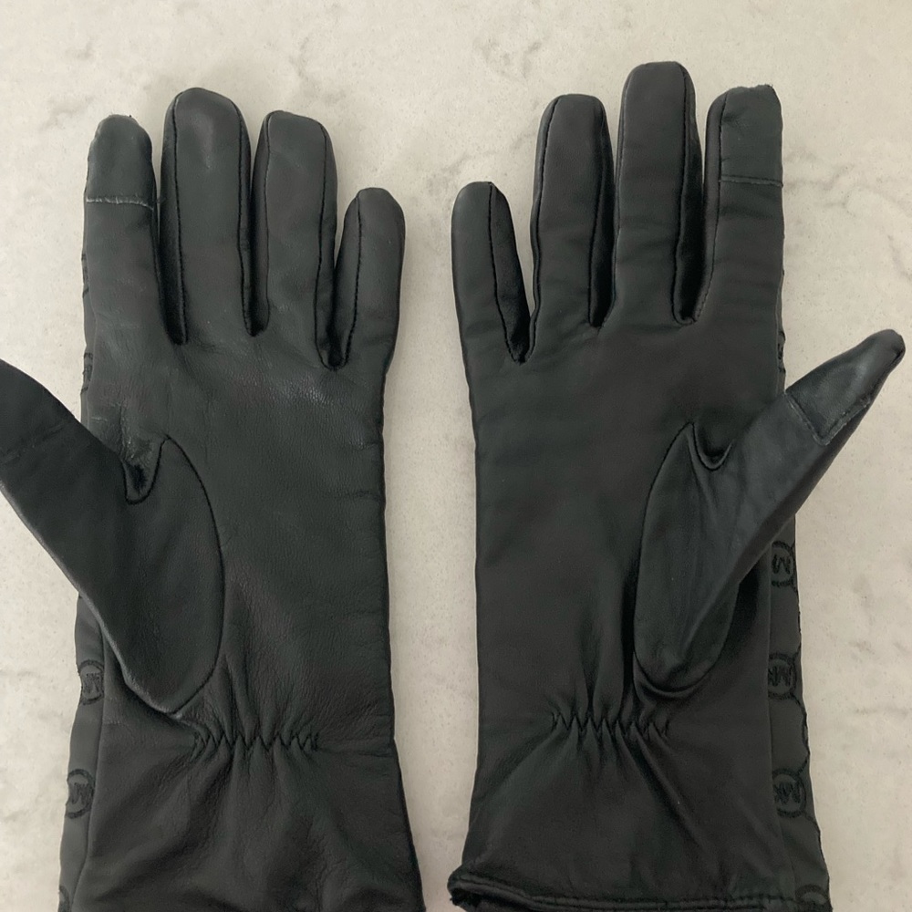 Michael Kors Gloves - Picture 4 of 9